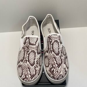SOHO Girls Faux Snakeskin Embossed Slip Ons ~ Women’s Size 10 ~ Style Jerry-2